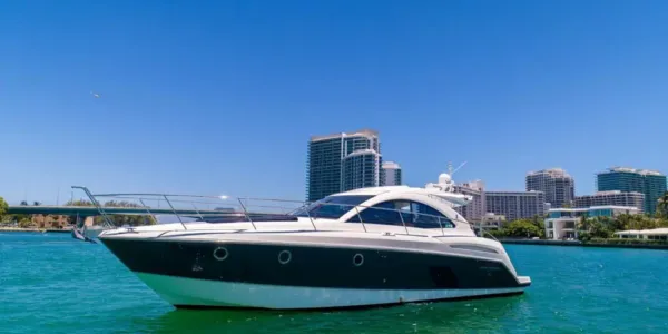 Cruisers Yachts Coupe Sport Line 55 pies